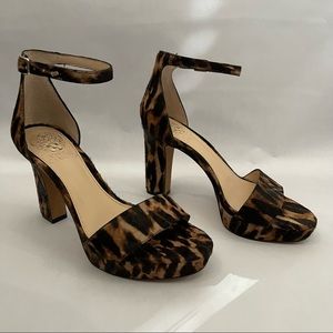 VINCE CAMUTO - Sathina Platform Sandal